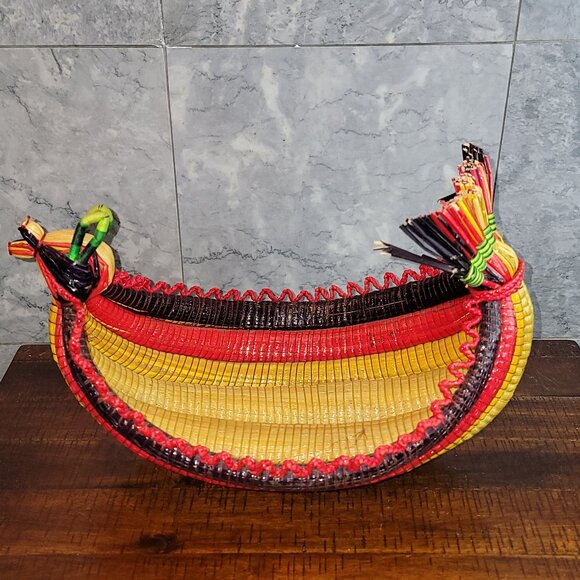 Fruit Basket Made by Uros People from the Floating Villages of Lake Titicaca - Picture 3 of 6